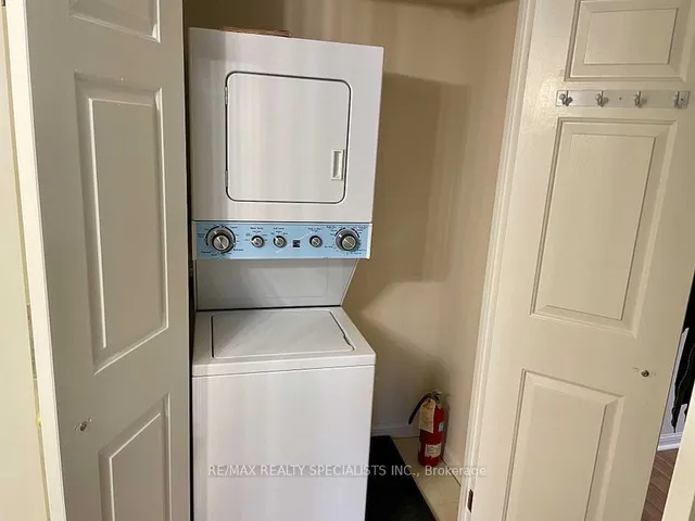 Additional image 10 of 7 CARLTON St Unit 704