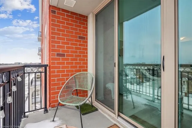 Additional image 28 of 2750 King St Unit 404