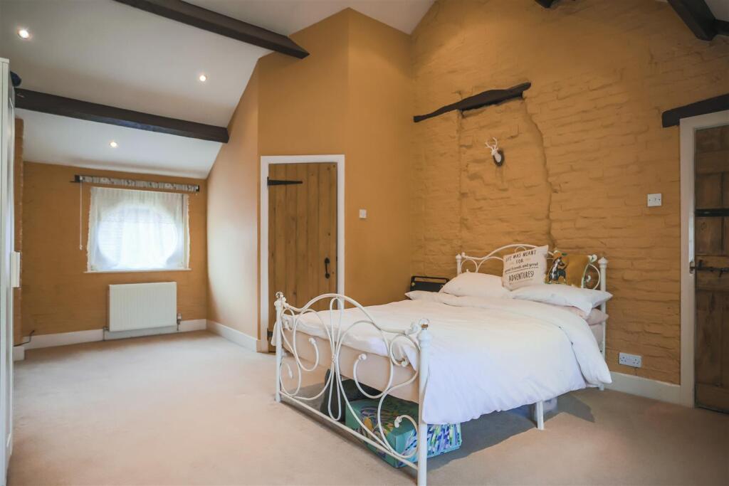 Additional image 9 of The Starkies, Bury