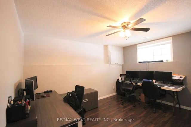 Additional image 33 of 10 Frances Ave