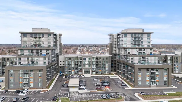 Additional image 29 of 460 Dundas St Unit 422