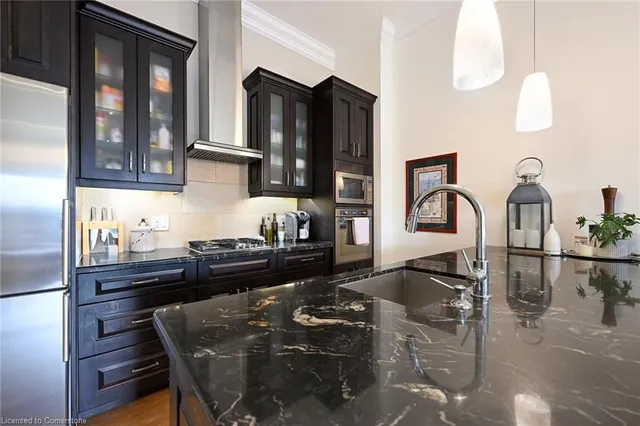 Additional image 10 of 397 King St Unit 205