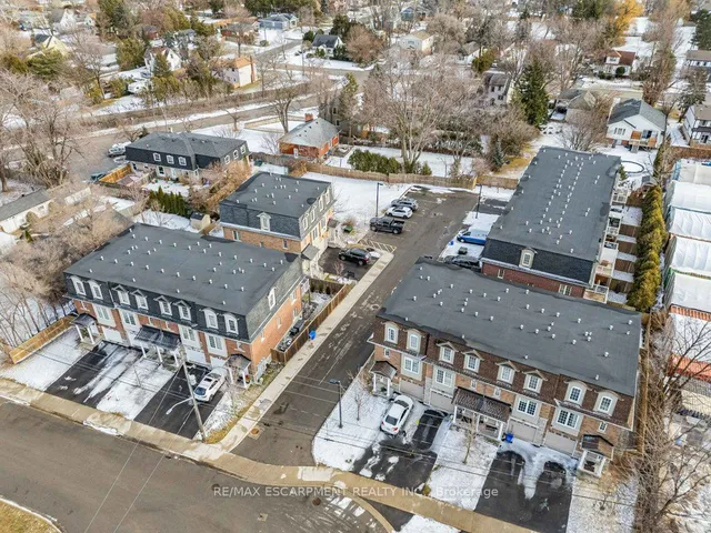 Additional image 39 of 2220 Queensway Dr Unit 13