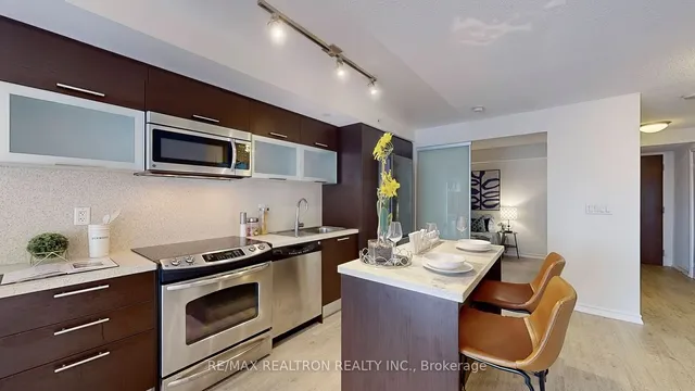 Additional image 14 of 386 YONGE ST St Unit 1104