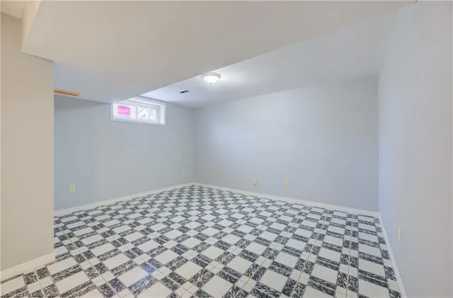 Additional image 25 of 62 Robson Cres