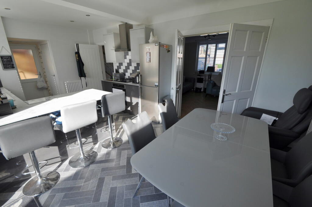 Additional image 17 of Harvey Avenue, Greasby