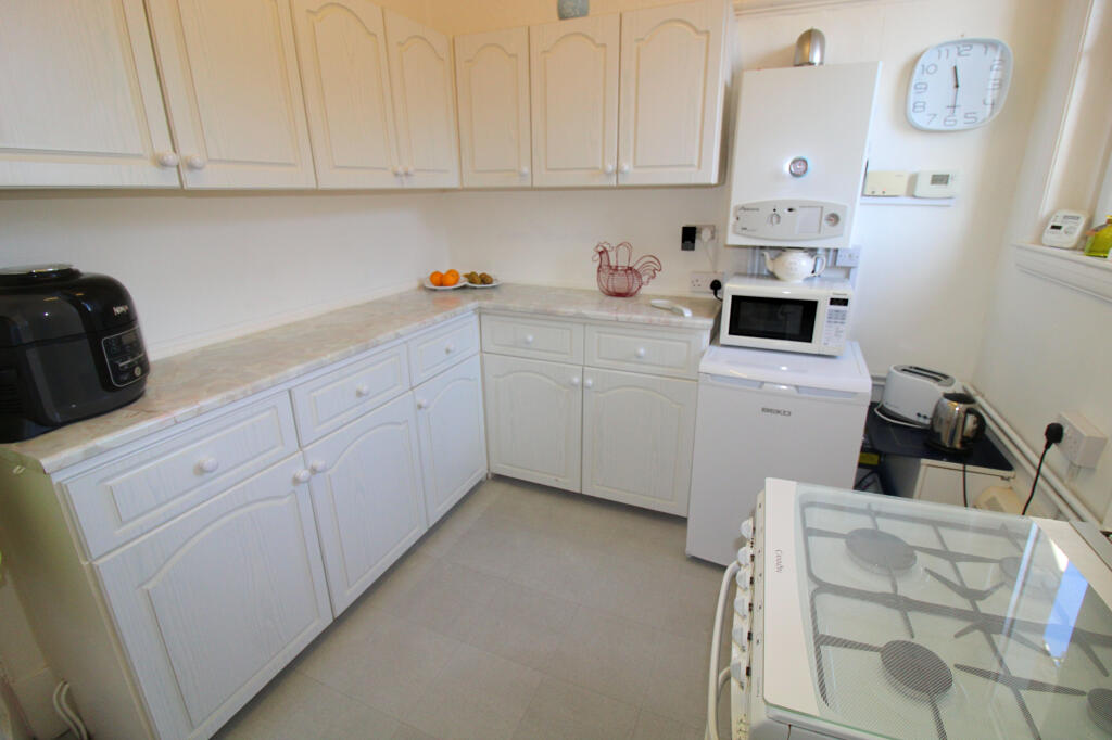 Additional image 6 of LOUGHER GARDENS, PORTHCAWL, CF36 3BJ