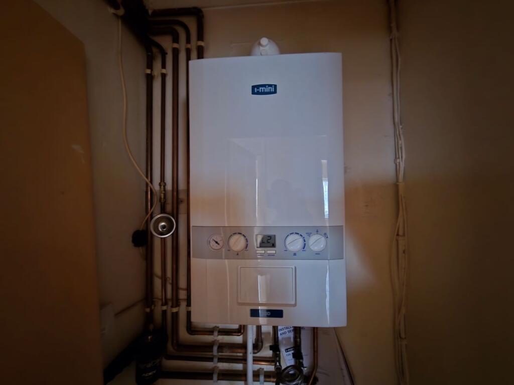 Additional image 7 of 52 Milton Place, Machen, Caerphilly, Mid Glamorgan, CF83 8TR