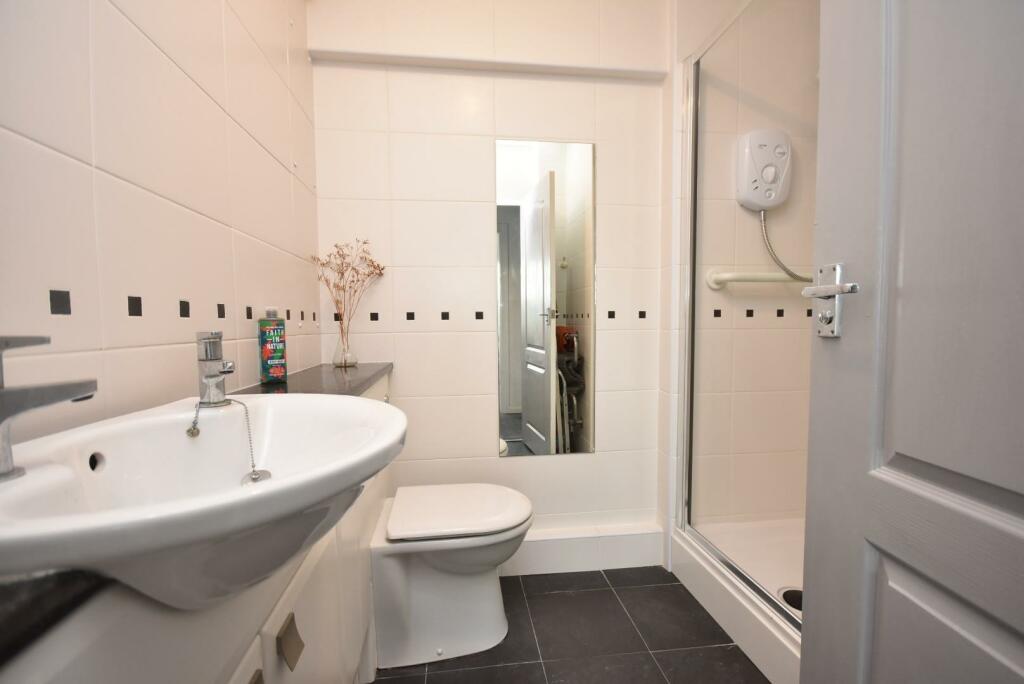 Additional image 19 of 54 Seabank, The Esplanade, Penarth, CF64 3AR