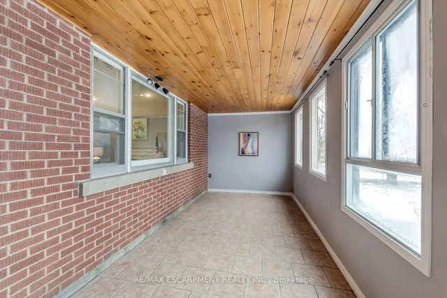 Additional image 5 of 8110 Chippewa Rd