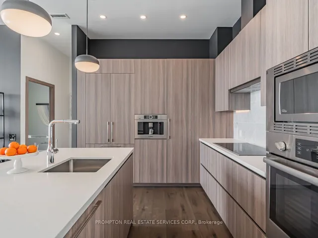 Additional image 8 of 17 Bathurst St Unit PH03