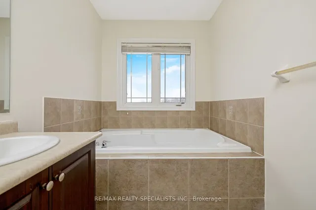 Additional image 26 of 220 Mclaughlin Ave