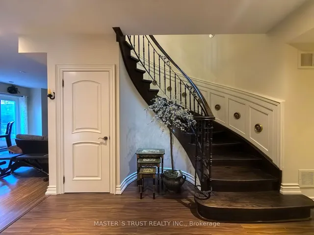 Additional image 16 of 216 Parkview Ave