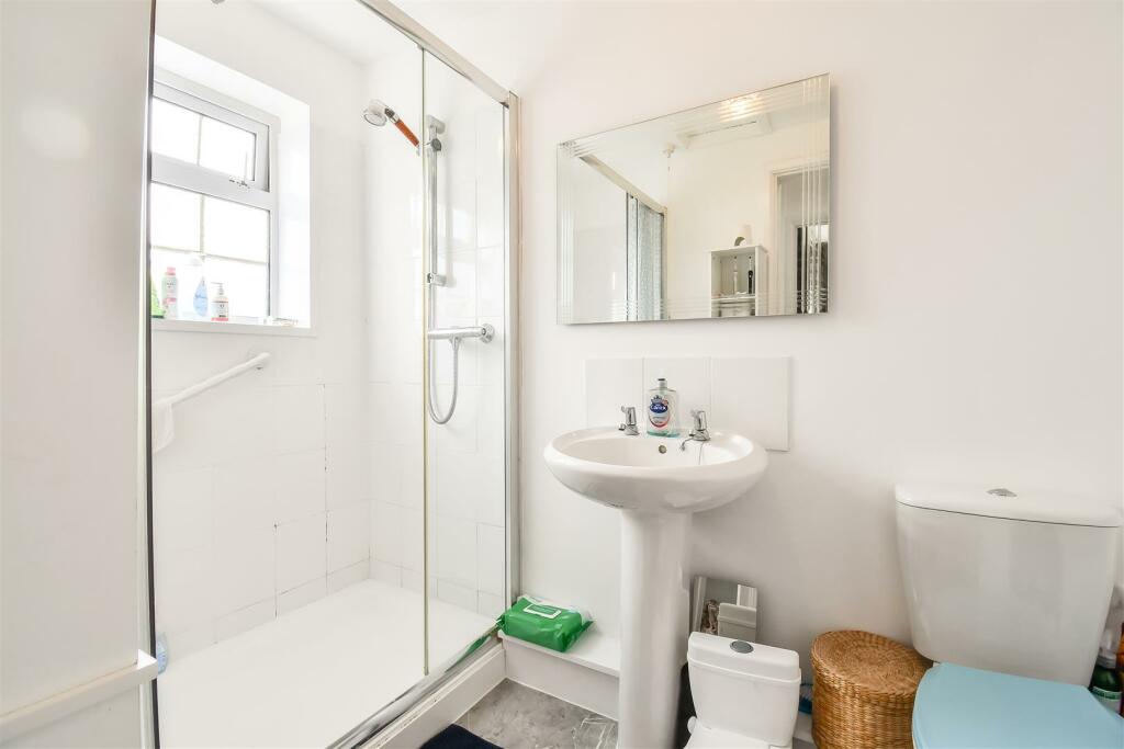 Additional image 5 of Bron Awelon, Barry