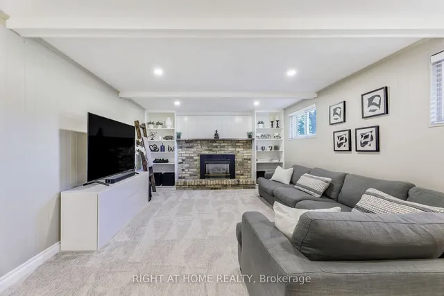 Additional image 12 of 650 Jennifer Cres