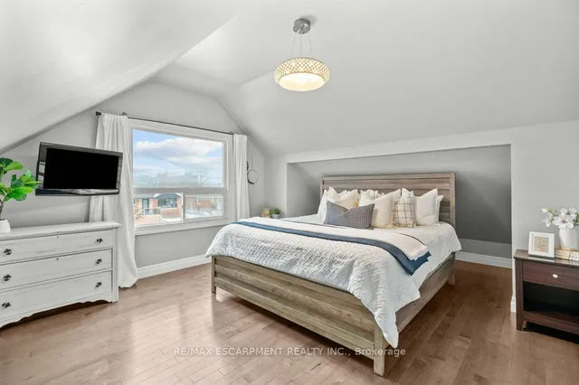 Additional image 19 of 377 East 16th St