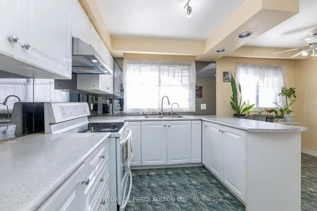 Additional image 20 of 39 Picaro Dr