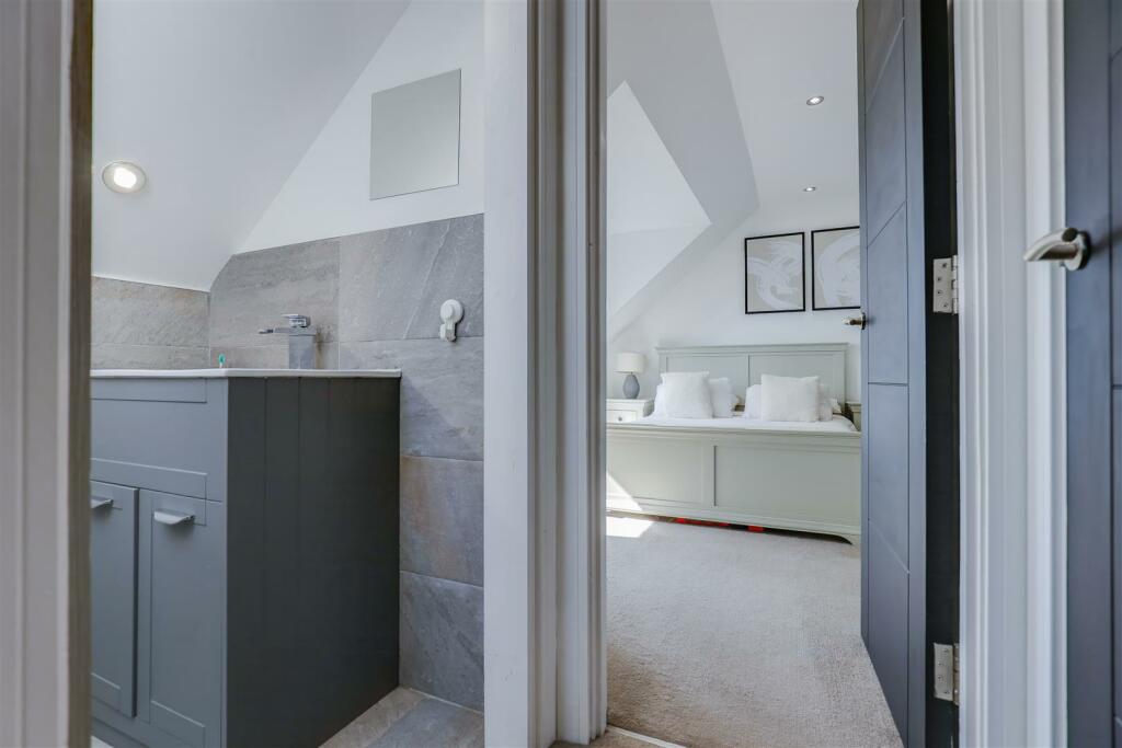 Additional image 18 of The Townhouse, 8 Pen Y Garth Mansions, 2 Stanwell Road, Penarth, CF64 3EA