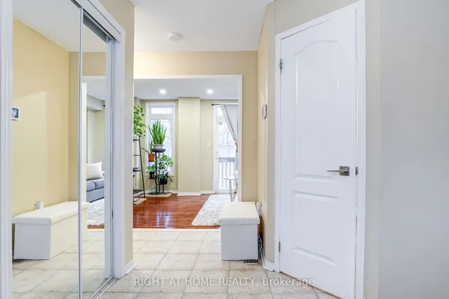 Additional image 4 of 74 Stagecoach Circ