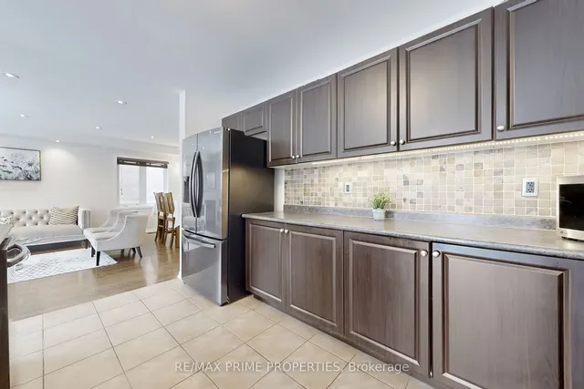 Additional image 15 of 748 CALDWELL Cres