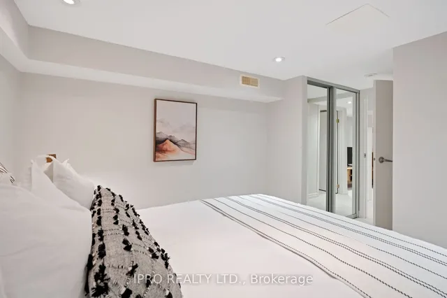 Additional image 28 of 53 Ferrier Ave