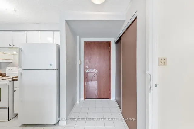 Additional image 4 of 10 Yonge St Unit 2609