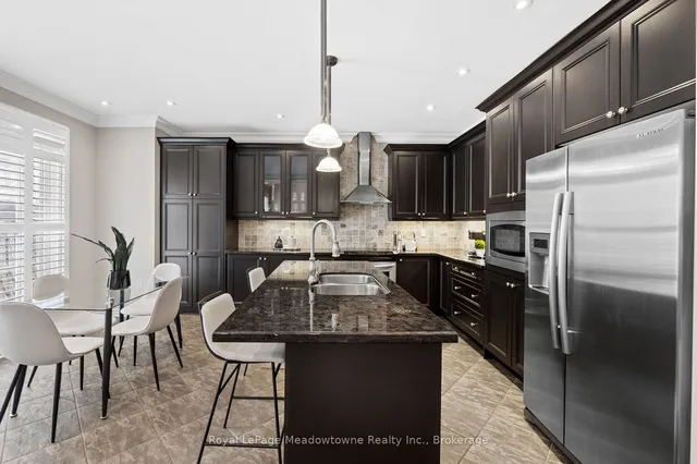 Additional image 5 of 748 Sales Crt