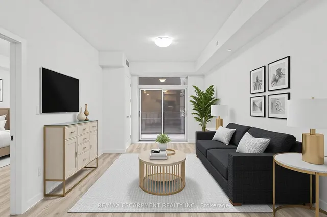 460 Dundas St Unit 422