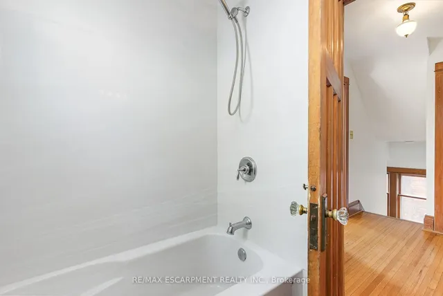 Additional image 20 of 166 Rothsay Ave