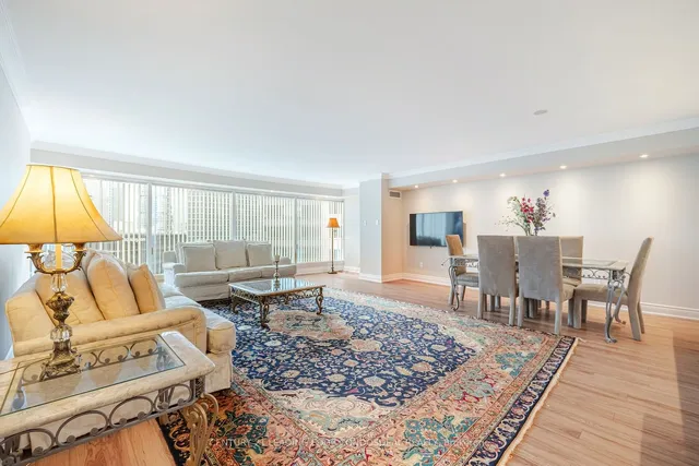 Additional image 7 of 33 University Ave Unit 2106