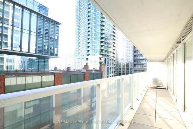 Additional image 6 of 19 Bathurst St Unit 611