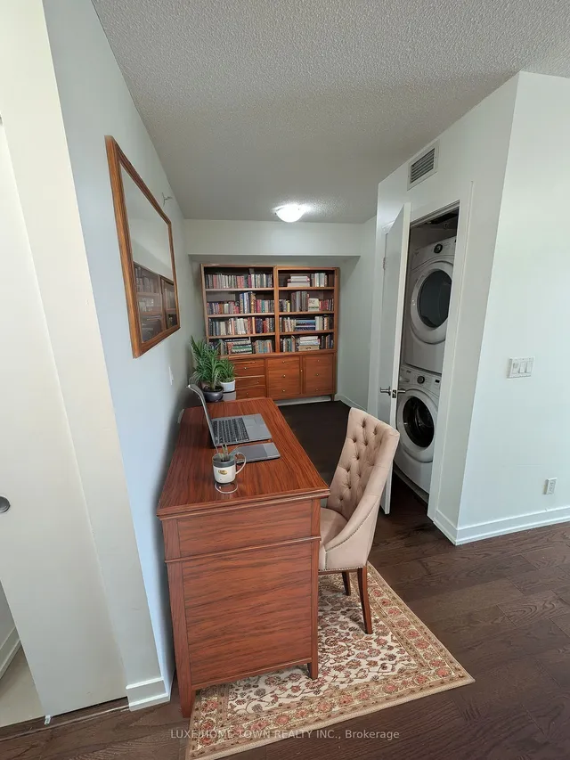 Additional image 3 of 10 Willison Sq Unit 512