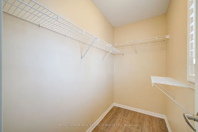 Additional image 23 of 852 Gifford Cres