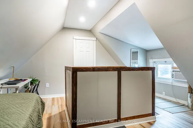 Additional image 30 of 164 Edgemont St