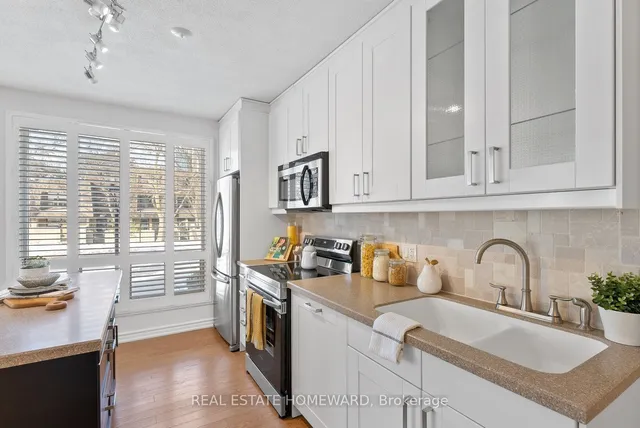 Additional image 19 of 75 Upper Canada Dr Unit 1