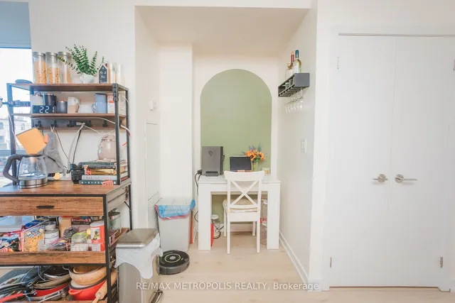 Additional image 7 of 5101 Dundas St Unit 203