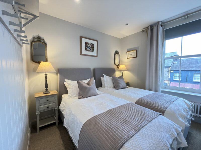 Additional image 7 of 40 Eastgate, Cowbridge, The Vale of Glamorgan CF71 7DG