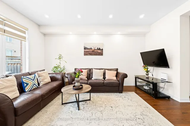 Additional image 13 of 915 Penson Cres