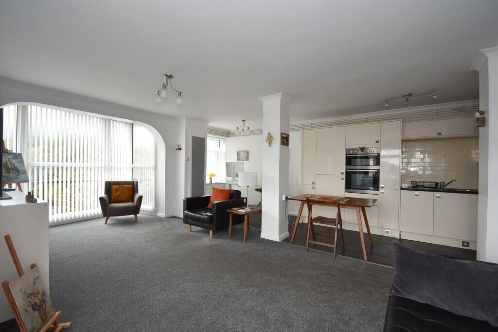 Additional image 8 of 54 Seabank, The Esplanade, Penarth, CF64 3AR