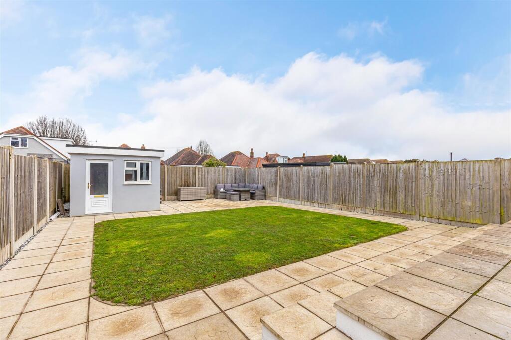 Additional image 4 of Bespoke Extended Chalet Bungalow on Cheddington Road