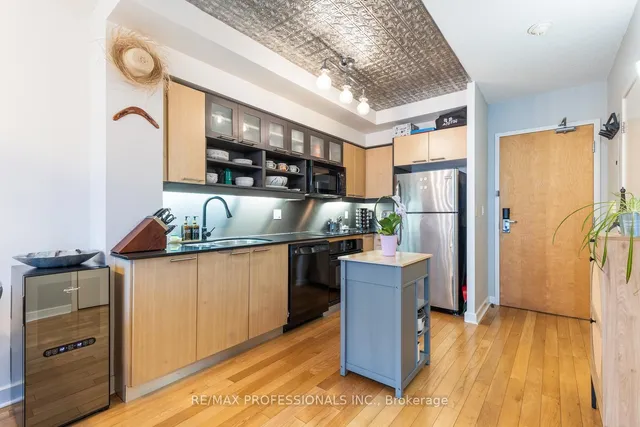 Additional image 17 of 36 Blue Jays Way Unit 714