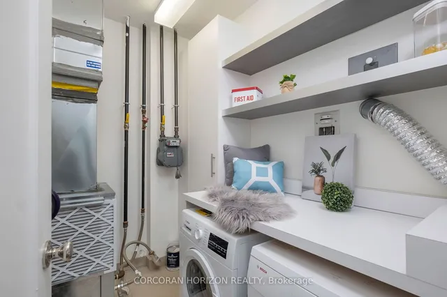 Additional image 28 of 183 Wellington St Unit 3703