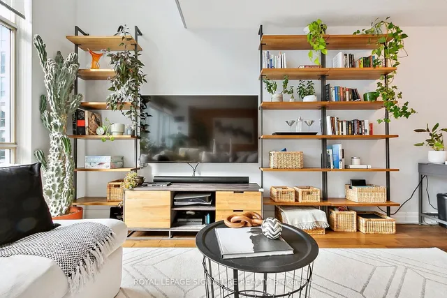 Additional image 15 of 36 Blue Jays Way Unit 903