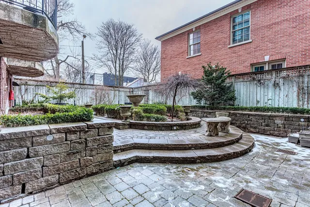 Additional image 31 of 901 Queen St Unit 404