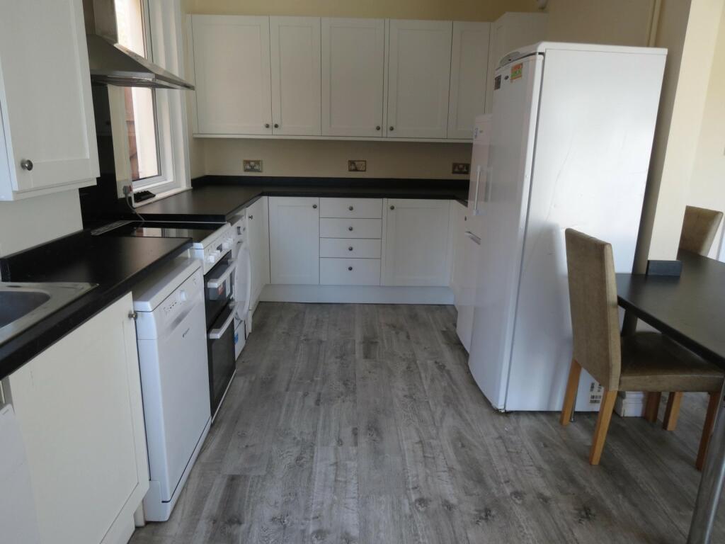 Additional image 2 of 5 bedroom Detached House in Winton