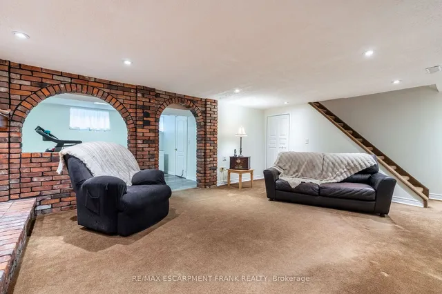 Additional image 26 of 2 Maria Crt