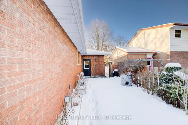 Additional image 40 of 18 Martinglen Cres