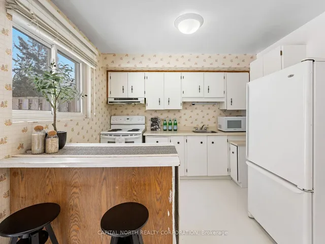 Additional image 10 of 158 Freshmeadow Dr