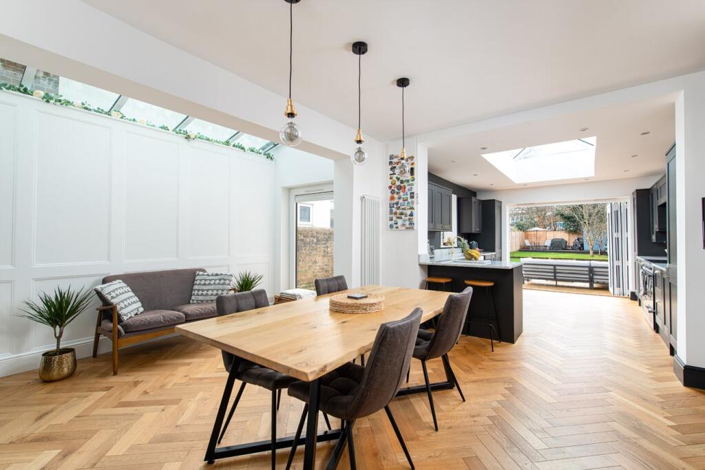 Additional image 3 of Avenue Road, Trowbridge, BA14