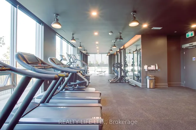 Additional image 33 of 1050 Main St Unit 1014